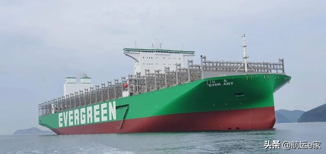 24000teu级超大型集装箱船排水量,2400teu集装箱船有多大