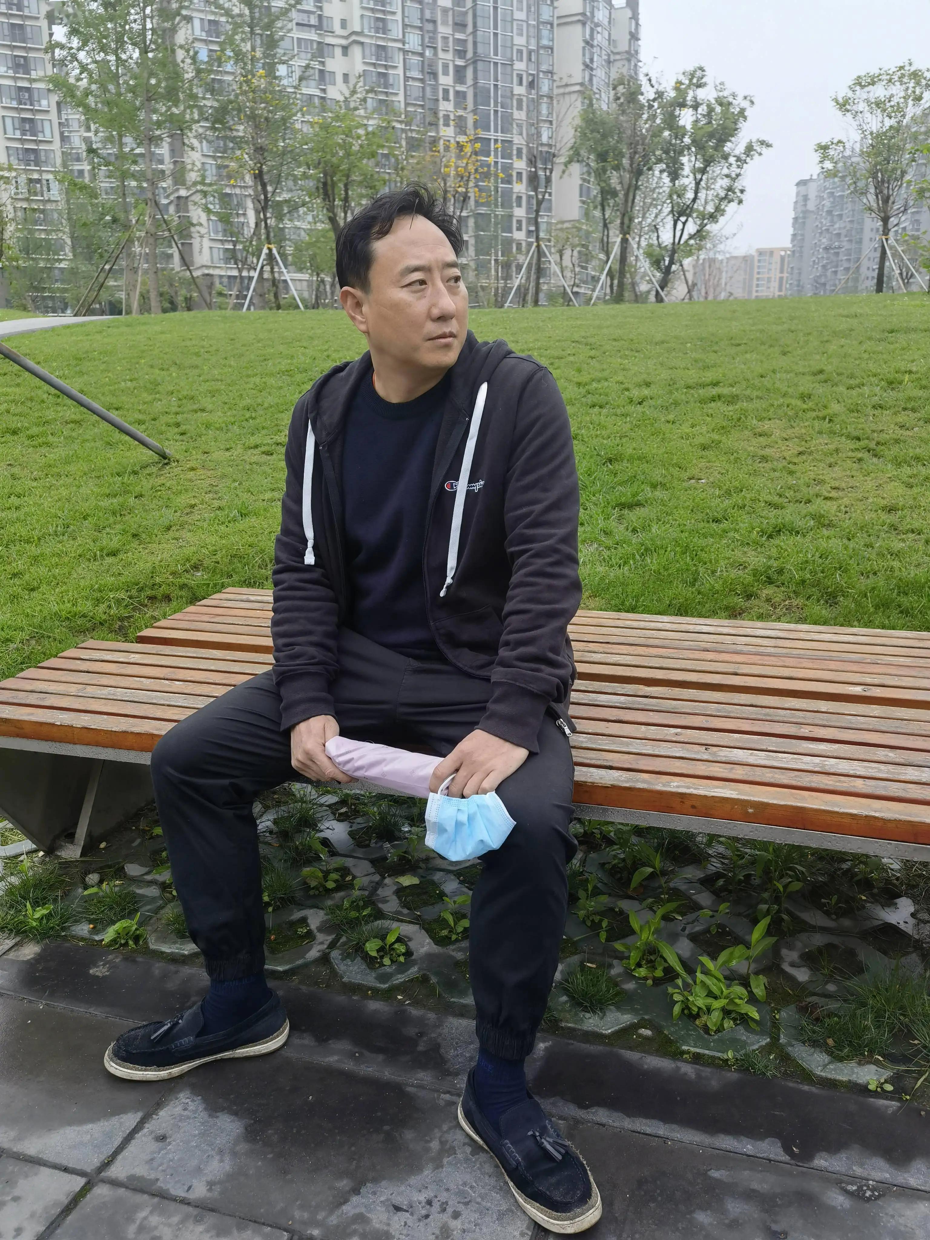 同是辞职网红警官，谭谈交通继续一路高歌，反诈老陈转行搞养羊