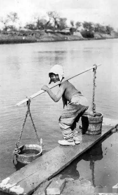 忆母恩悼念图片,戏曲民间悲曲忆母恩