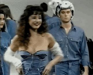 那位曾靓绝时尚圈、串起欧洲上流社会的超模为何落魄至此……