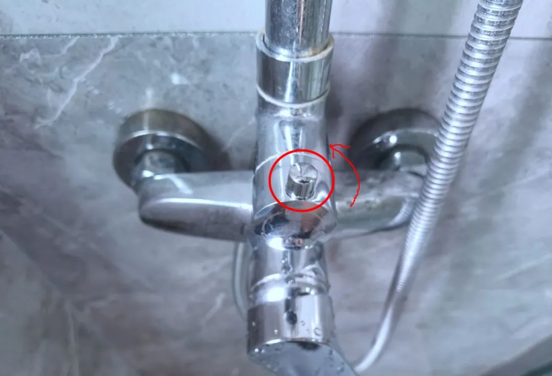 花洒分水阀更换新的还漏水,花洒漏水维修分水器