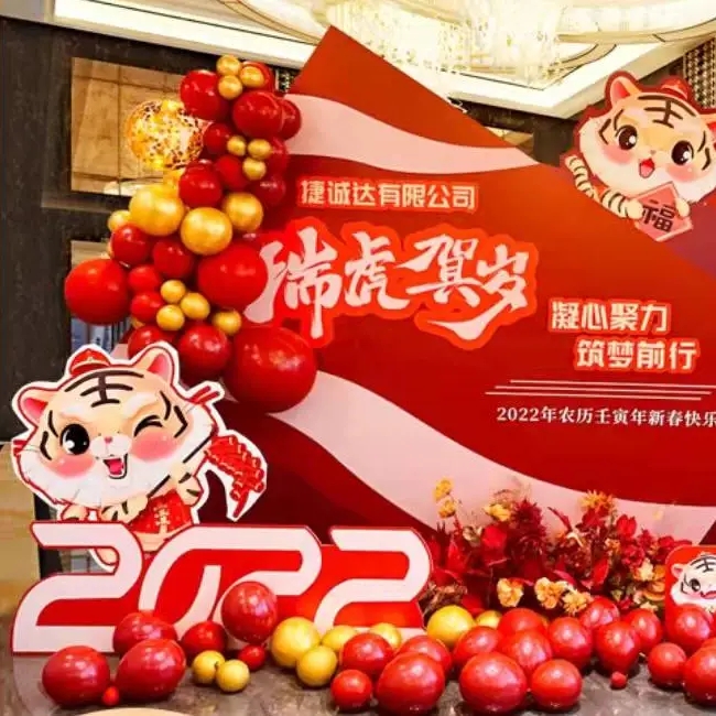 生日蛋糕流行装饰,生日蛋糕装饰多但不幼稚