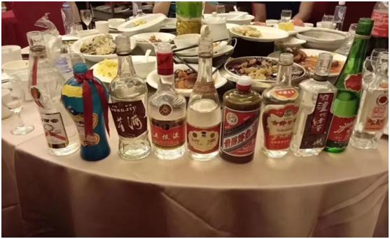 餐馆吃饭能自带酒水吗,去饭店吃饭一般可以自带酒水吗