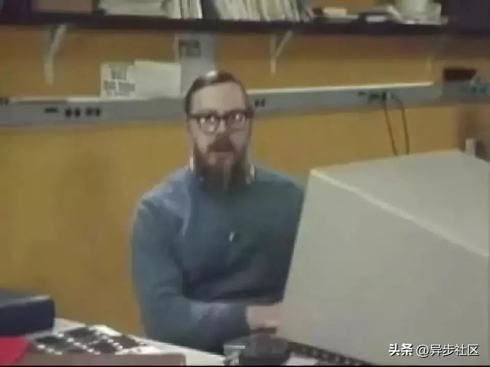 50岁的C语言，拥有数百万追随者，两位巨人一生的故事