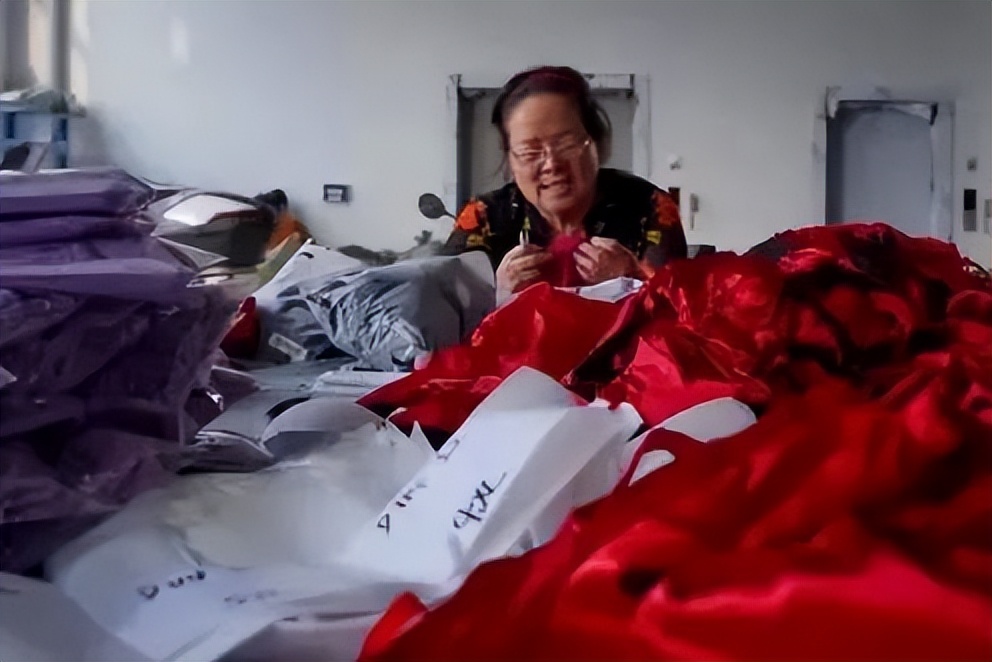 卖内衣内裤一年赚几十万,90后卖内衣一个月回本20万