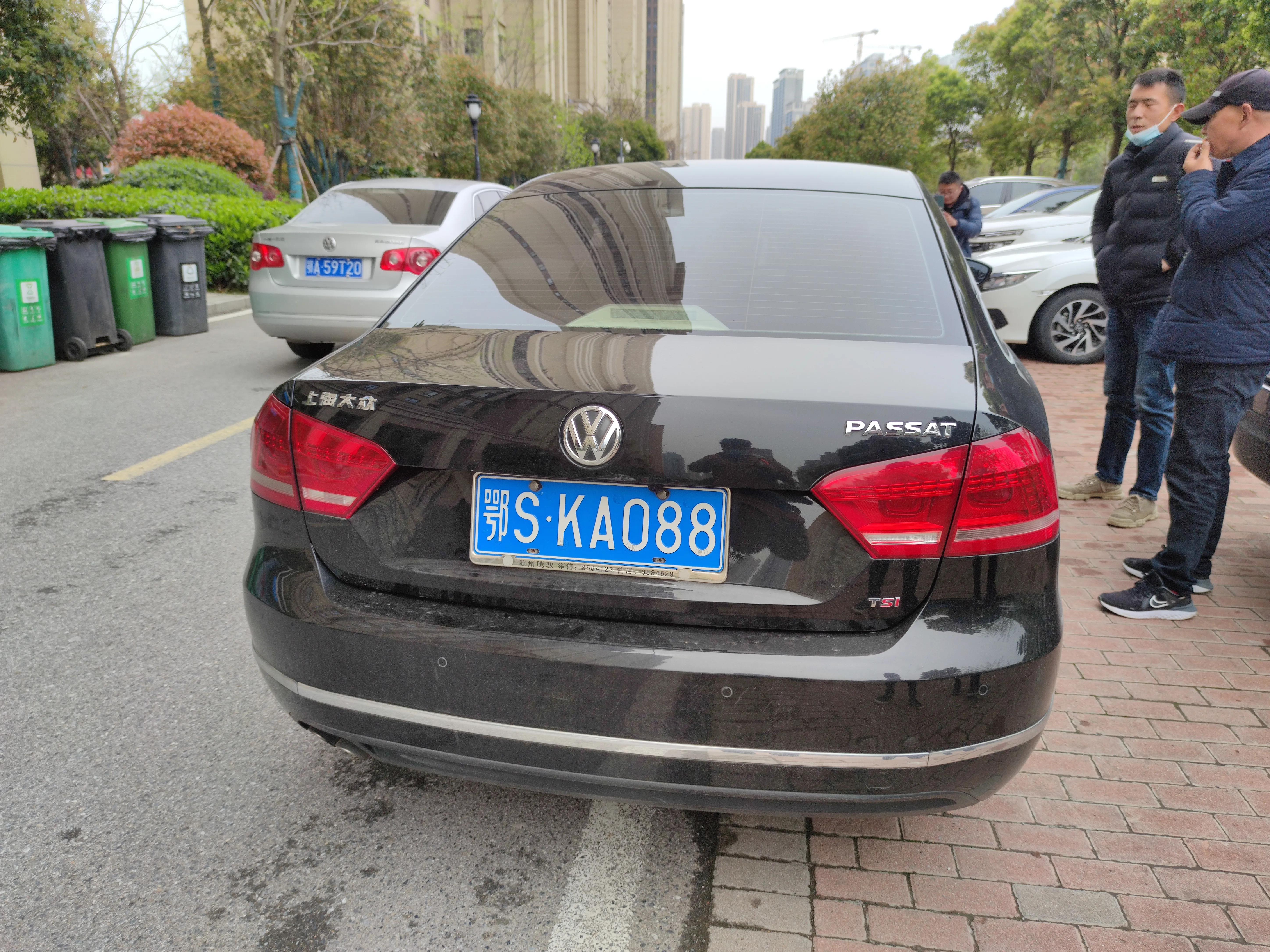 8年的爱丽舍怎么样,12年的帕萨特油耗多少