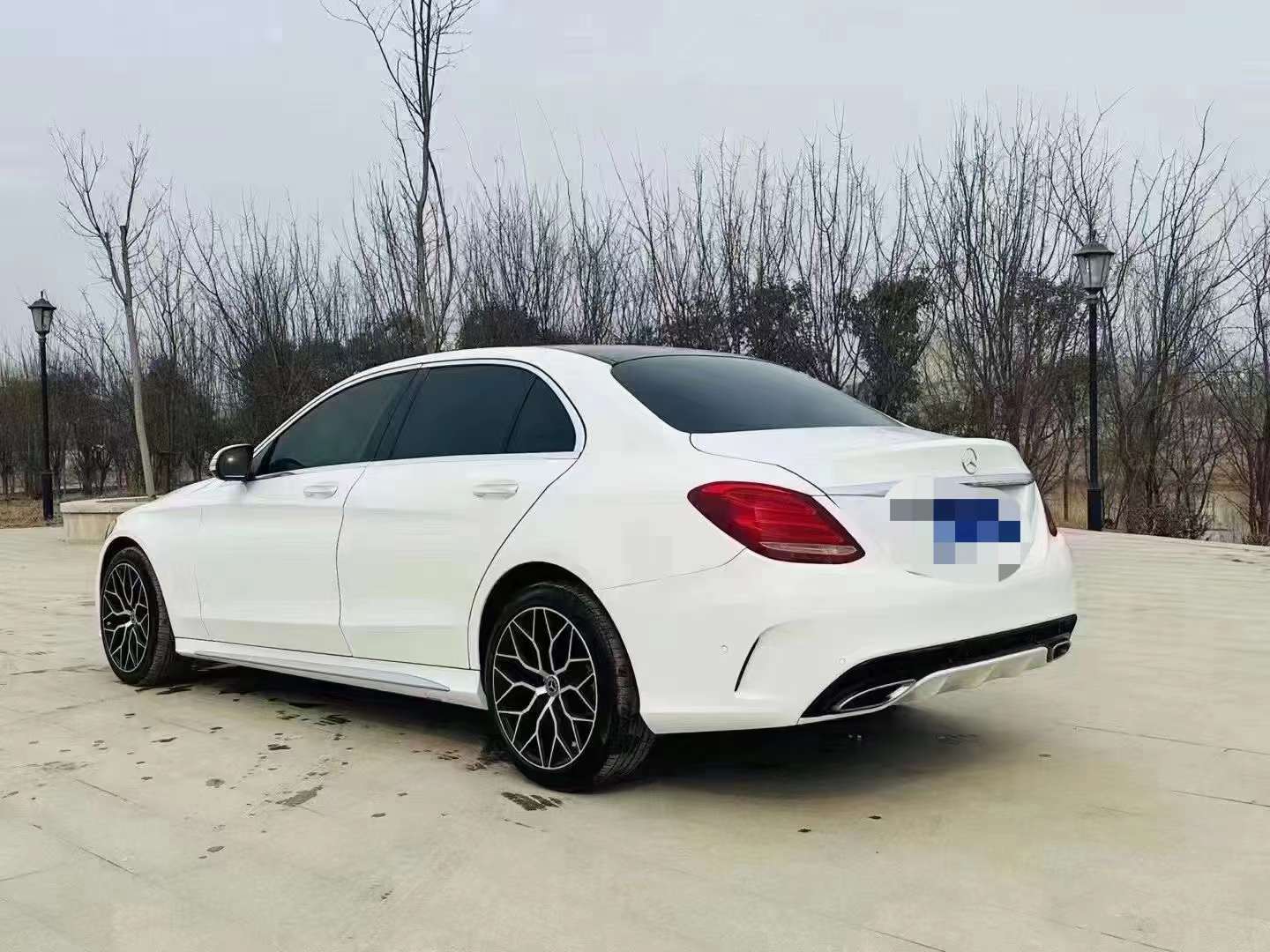 2017奔驰c200l二手车为什么比cla200贵,18款奔驰c200白外红内成都