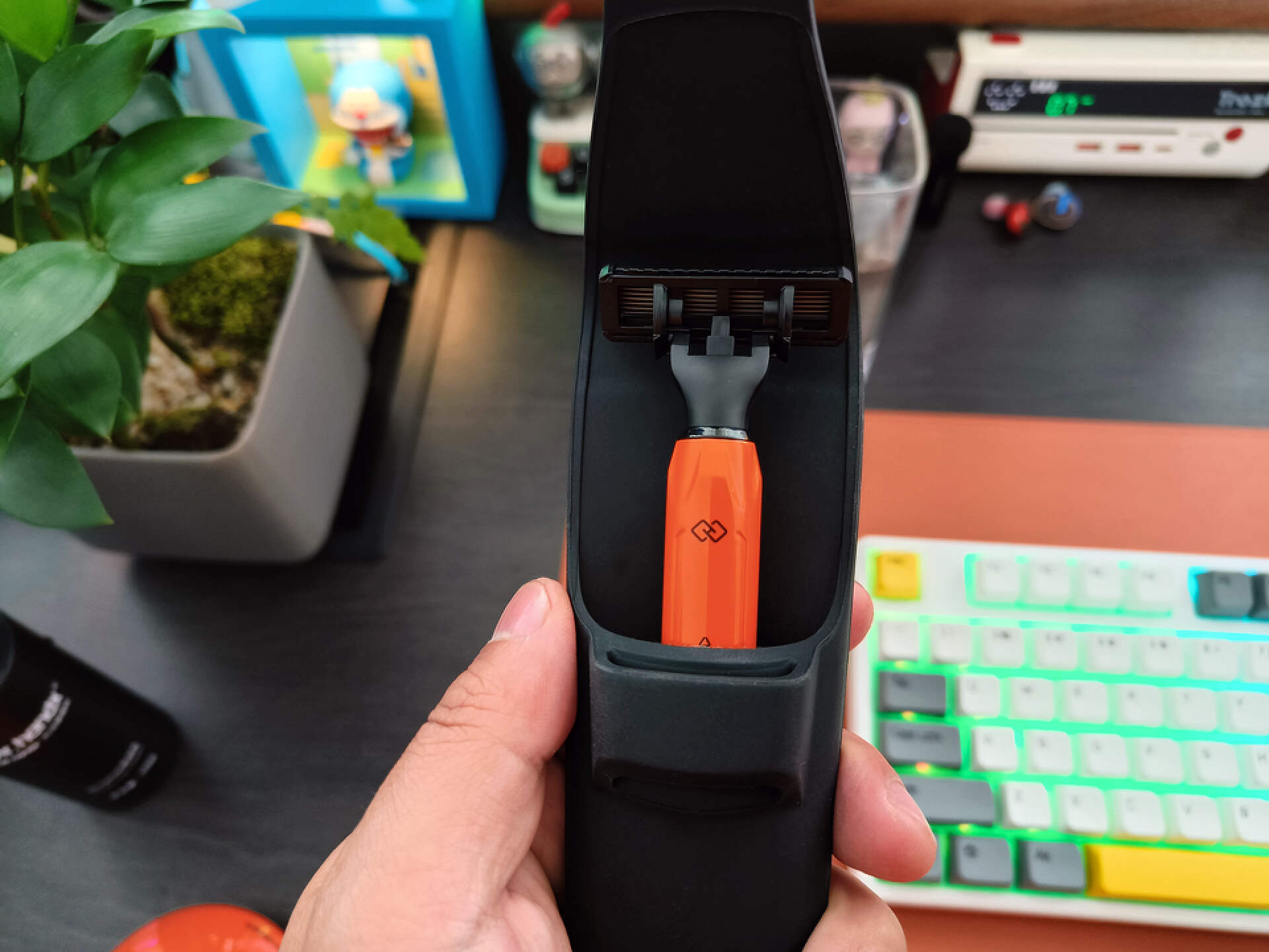 焕醒星洞小飞碟剃须刀评测,焕醒星洞剃须刀测评