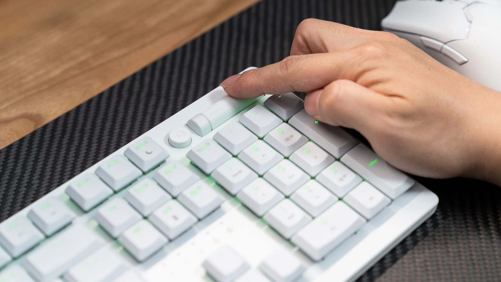 雷蛇v2键盘金蝎,雷蛇噬魂金蝎v2键盘的缺陷有哪些