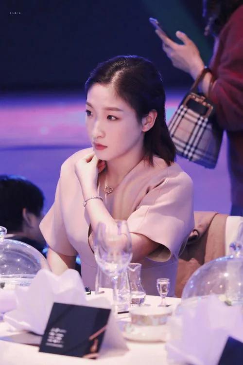 乒乓入奥24年,盘点国乒28位奥运冠军:马龙王曼昱都是唯一