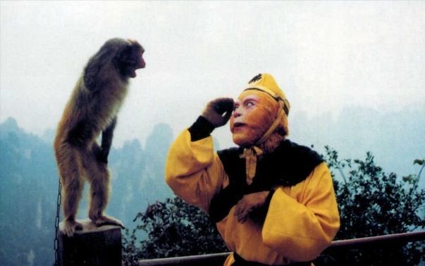 演员邢岷山:和老师女儿结婚,英雄救美被毁容,老婆女儿是心肝