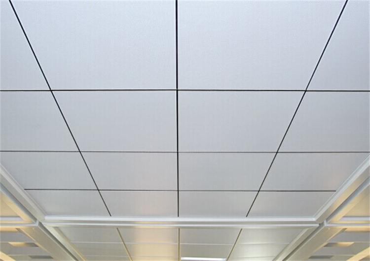 越来越多人做全铝柜子了,大面积铝扣板吊顶全过程详解