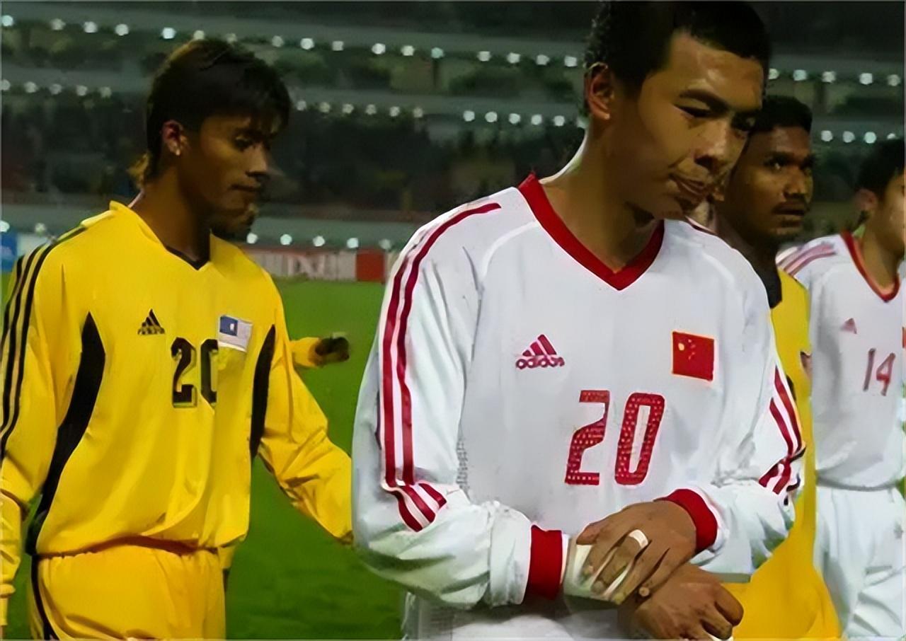 徐亮：中超任意球高手却被赵本山点名训斥，娶三任妻子如今成网红