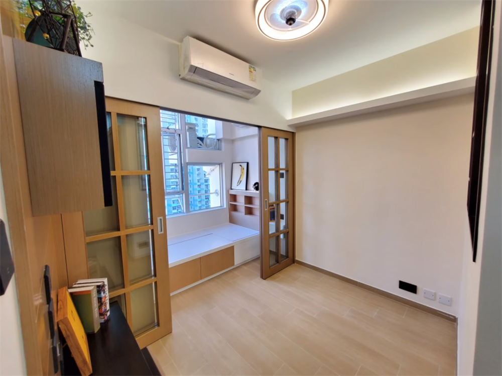 香港蜗居30平米一家三口穷开心,香港一家三口蜗居30平