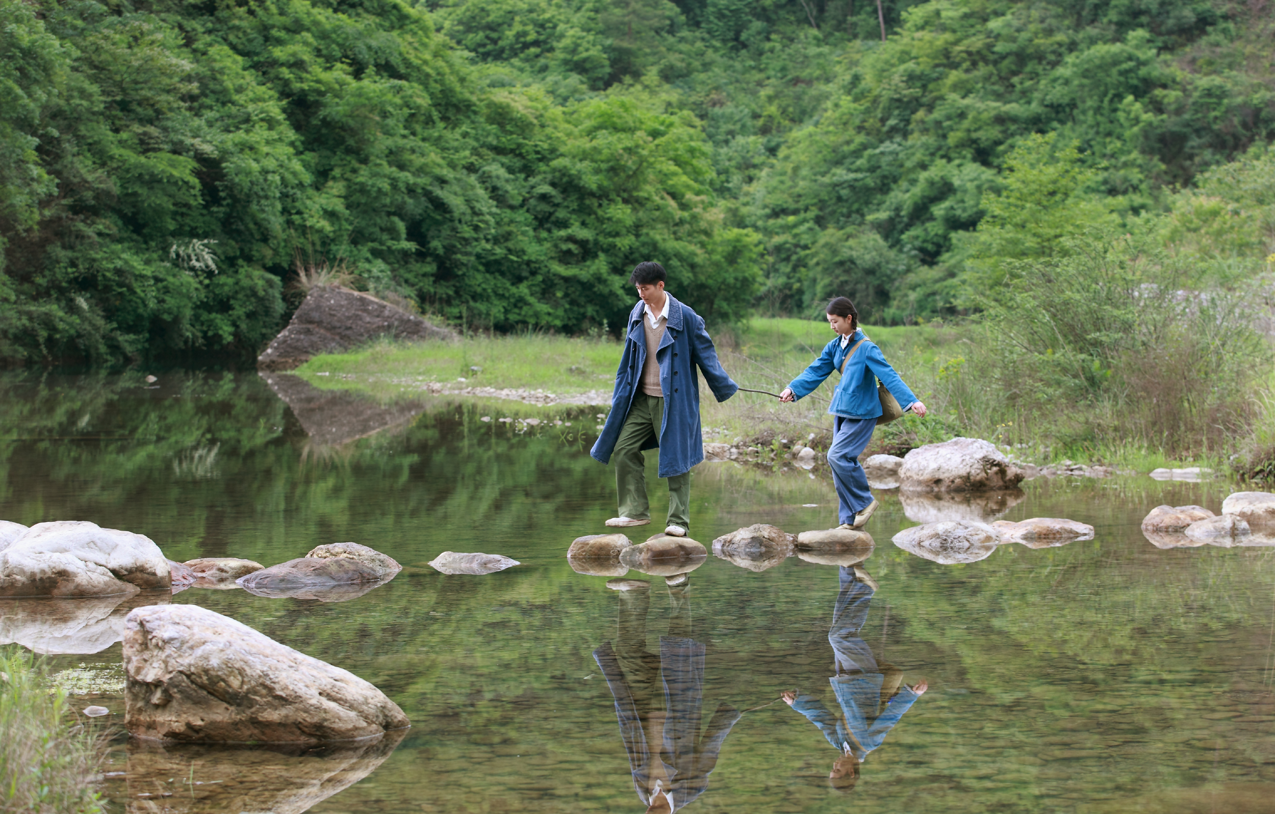 80年代一部爱情电影庐山恋,爱情经典电影庐山恋佳片欣赏