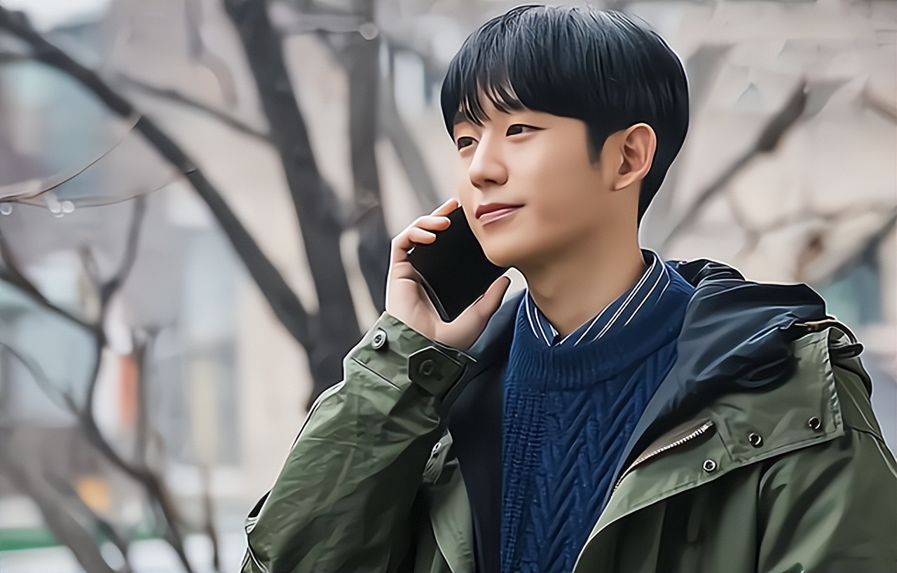 买完衣服不是嫌大就嫌小，通通送室友，20年后同学聚会：感谢资助