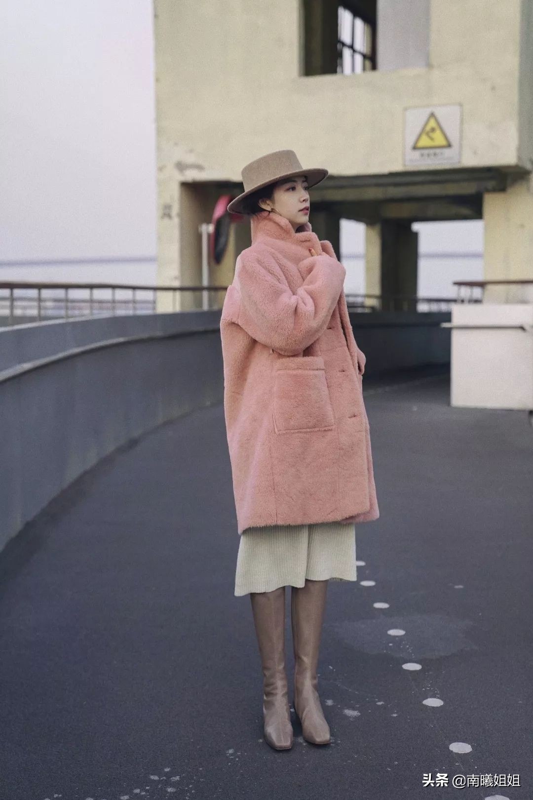 三木妈妈最新穿搭黑大衣,三木妈妈冬装大衣搭配图片