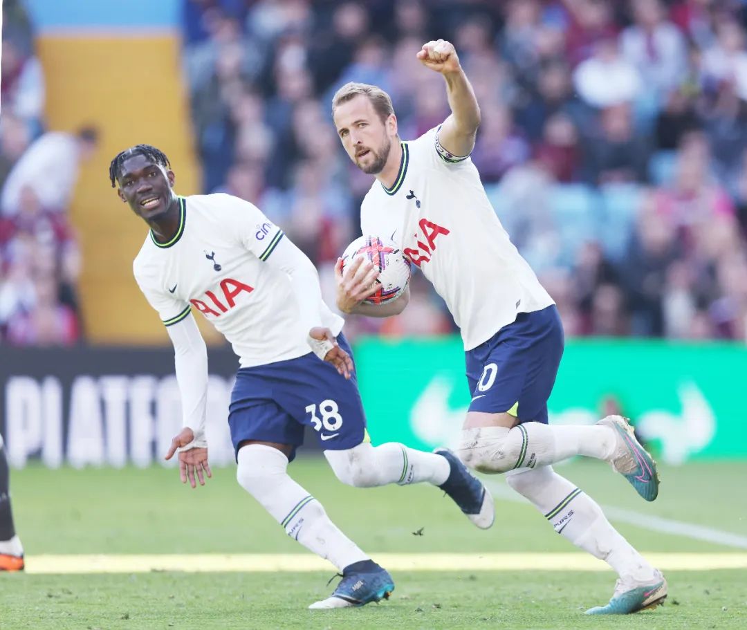 凯恩任意球绝杀维拉,曼联绝杀维拉