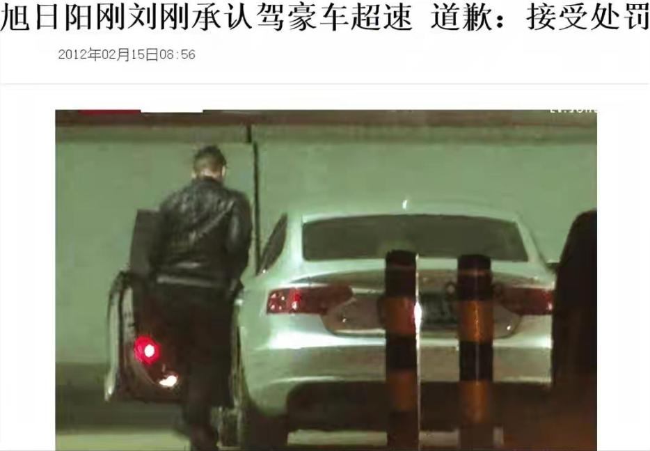 昔日爆红组合街头卖唱,曾经红极一时现在却卖唱的歌手