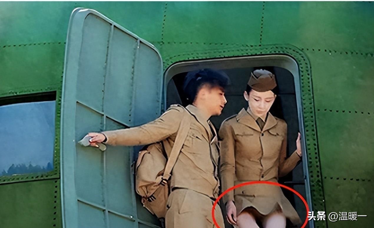 *绑捆**露大胸、台词胡来！这些“*辱侮**”观众的剧情，真把观众当呆子