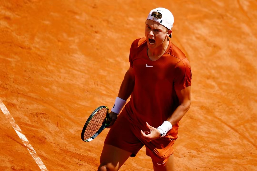 大逆转！剑指冠军！丹麦天才让一追二爆掉4号种子，锁定决赛门票