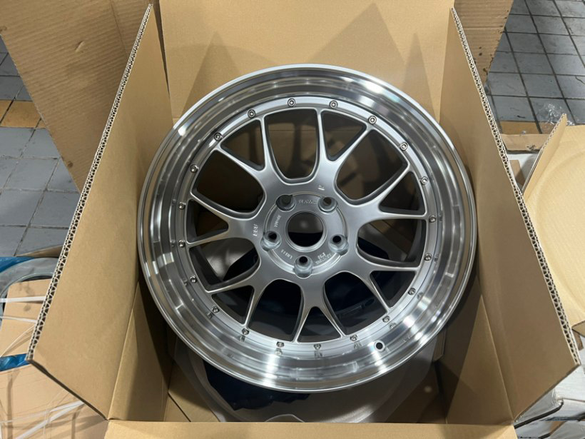 买了套BBS轮毂开200公里就换在宝马3系上体验最纯粹的快乐