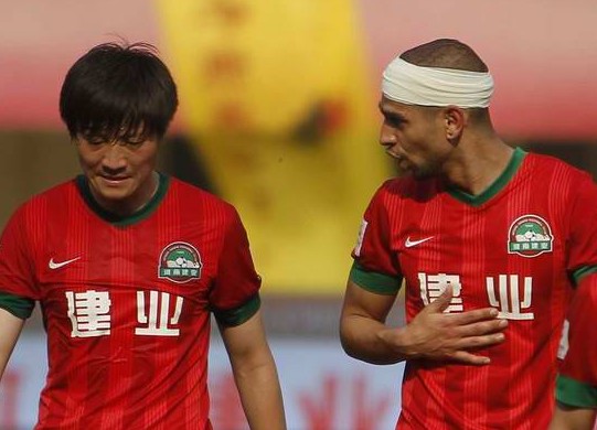 赵鹏为什么能踢中卫,赵鹏都在踢中卫