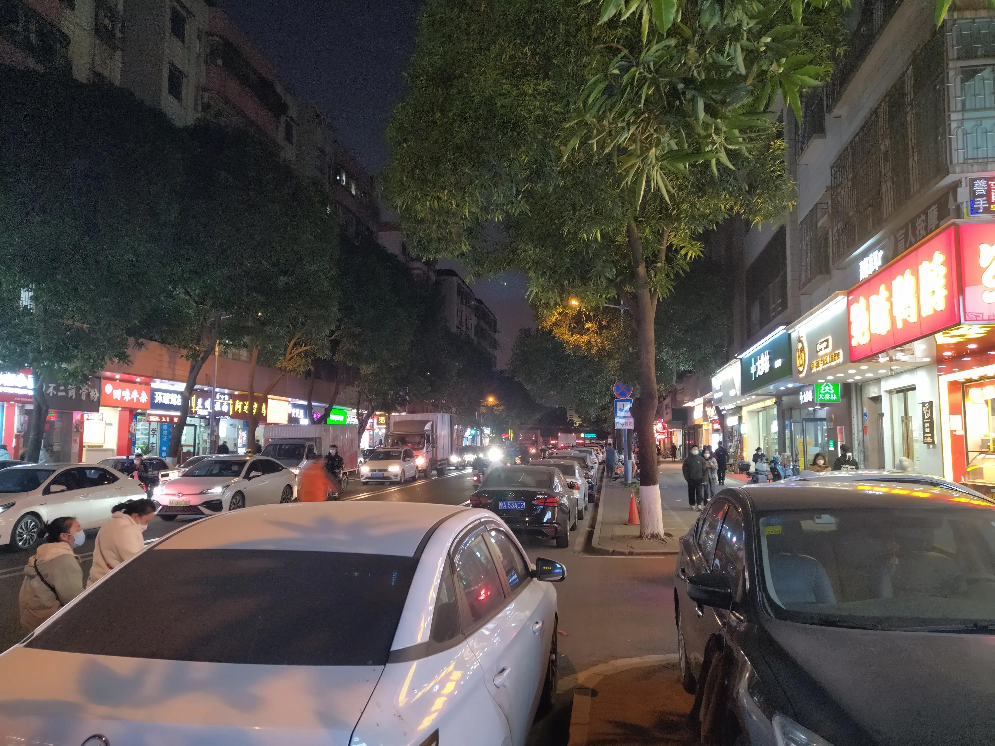 现在跑滴滴网约车还挣钱吗,加入滴滴网约车到底挣不挣钱