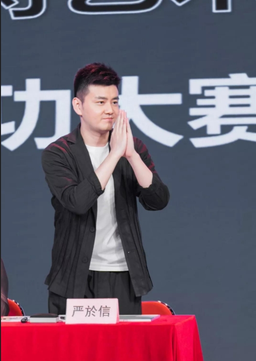 央视主持人严于信是哪里人,歌手严于信简介