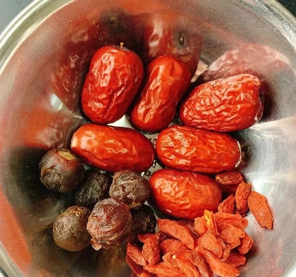 夜间吃什么食物补气血最好,补气血吃什么食物最好最有效果