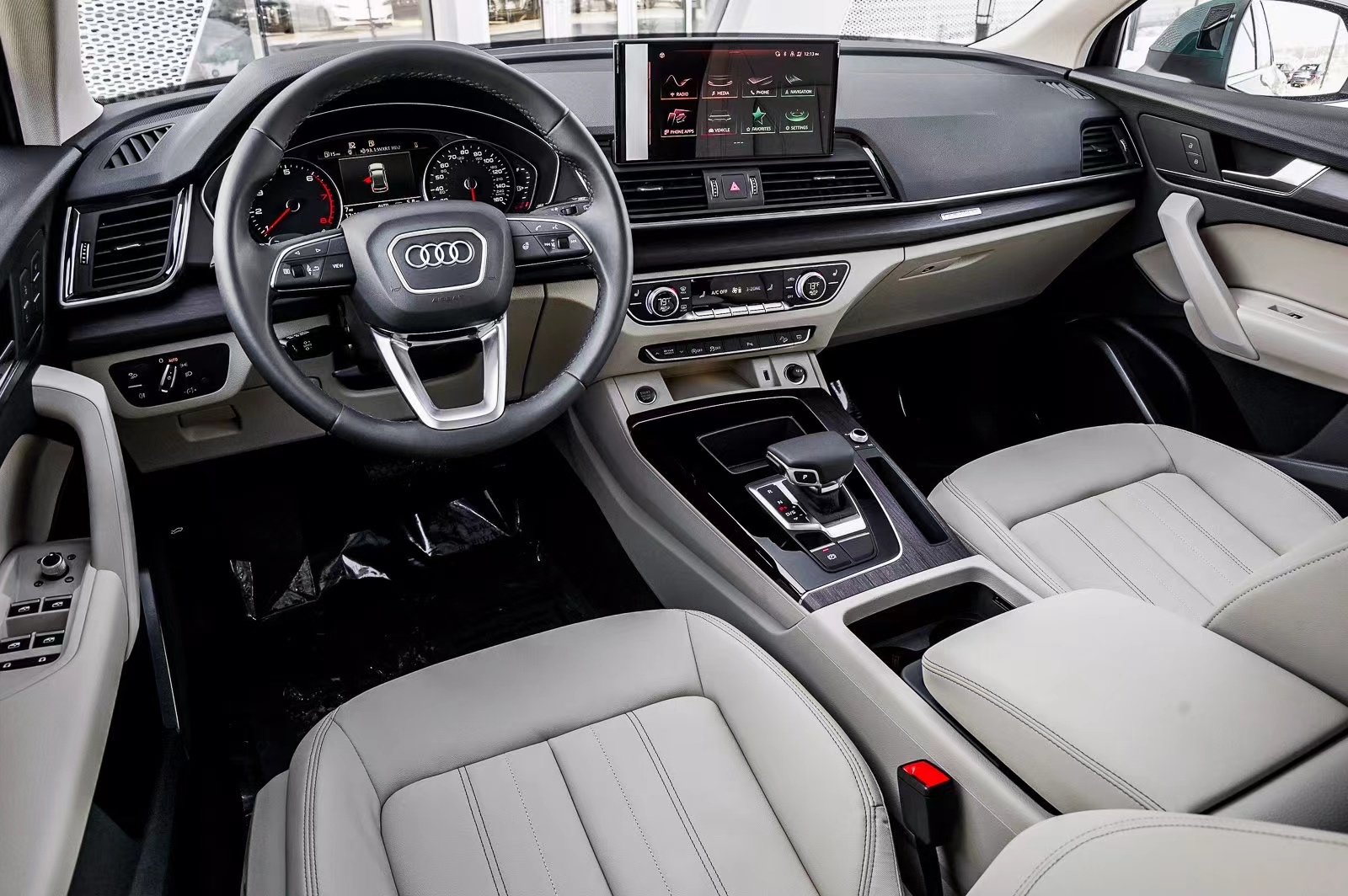 奥迪q5sportback2022与2021区别,2022奥迪q5时尚款内饰图片大全