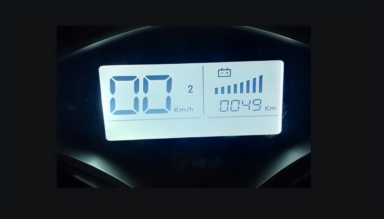 锂电池第一次用先充电还是先放电,刚买的电瓶车怎么正确的充电