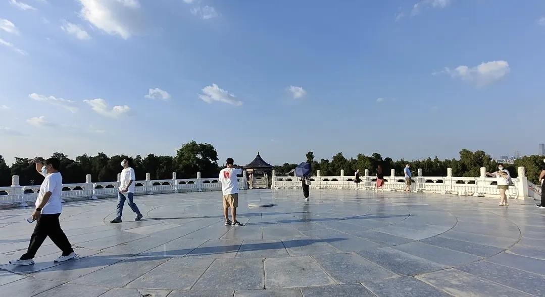 天坛七星石导游词,天坛游玩导游