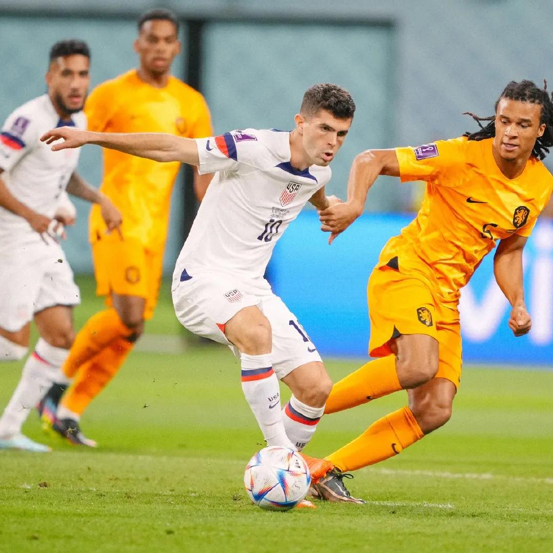 邓弗里斯2传1射，荷兰3-1美国晋级8强，郁金香丑陋足球得实惠