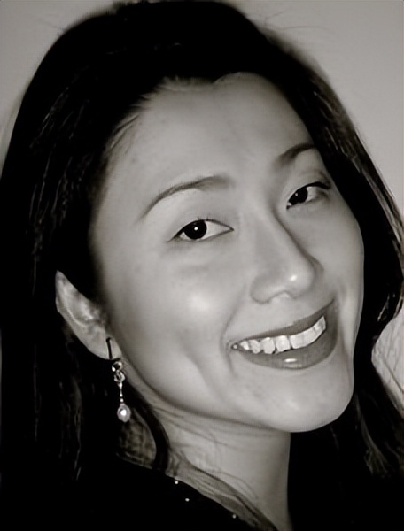 华人富豪捐了300亿给美国,爱国人士捐款一千万