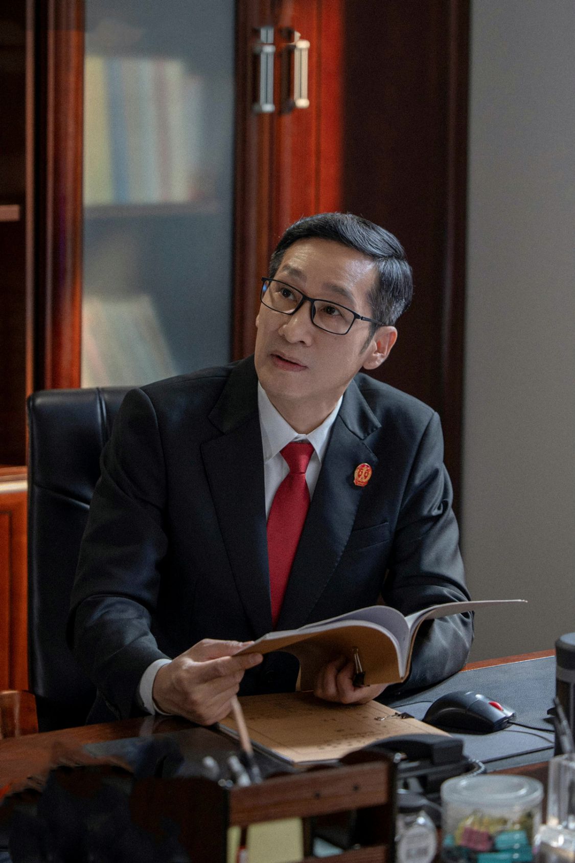 《底线》法官工资有多高？吊打普通公务员，还有额外的司法补贴