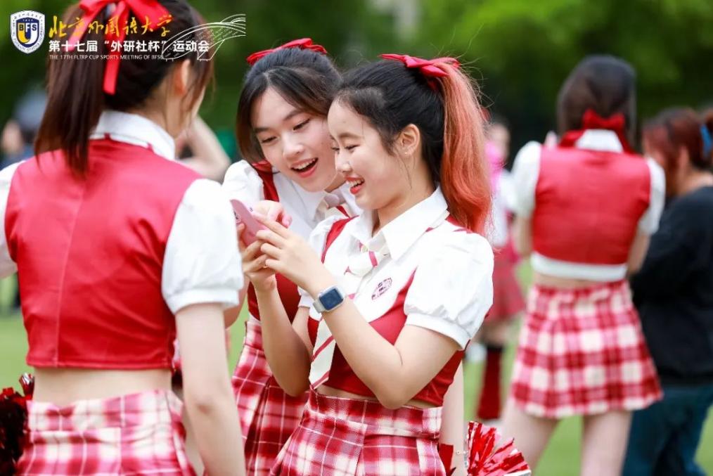 中国大学篮球比赛高燃,世界冠军助阵表演视频