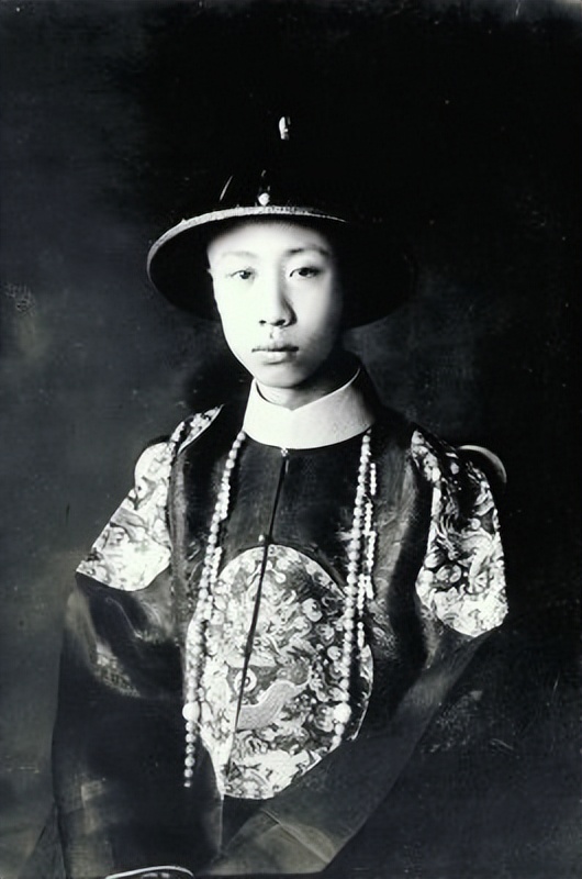 末代皇帝溥仪逝世原因,末代皇帝溥仪死葬在哪里