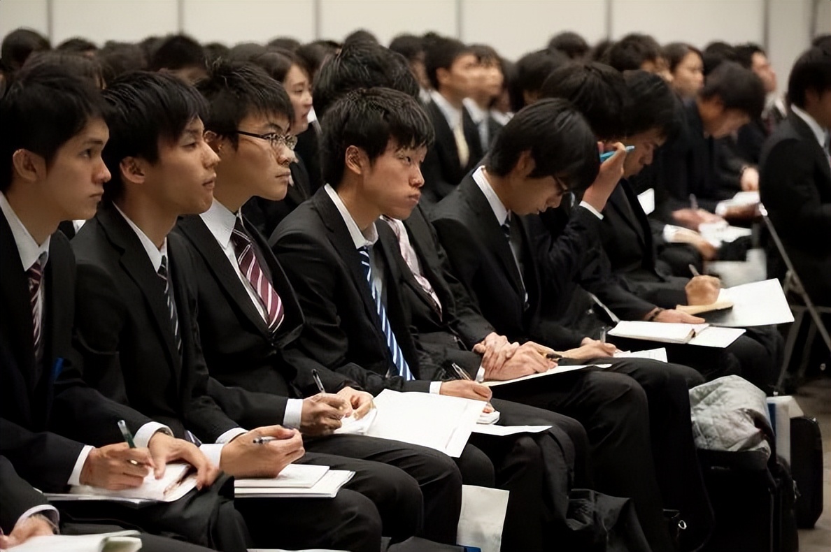 浏览色情网站,偷偷删除记录就真的没事了?其实你已经被人盯上了