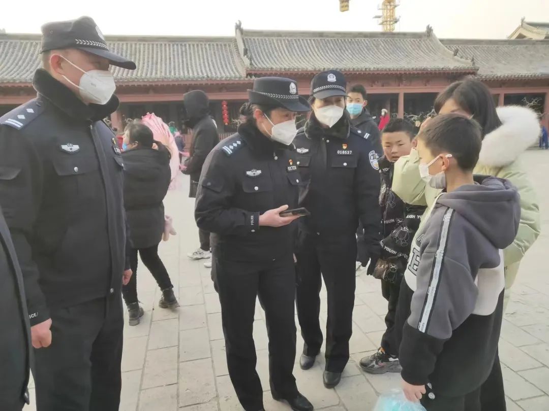 璀﹀療涓轰綘骞冲畨鍥㈠渾淇濋┚鎶よ埅,璀﹀療鍥炲鍧氬畧宀椾綅瀹堟姢涓囧鍥㈠渾
