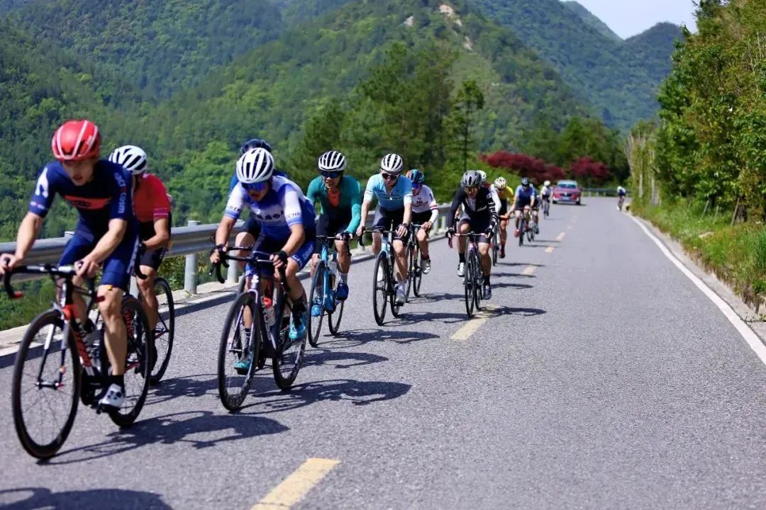 千万人在线观看峡谷“车神”争霸！