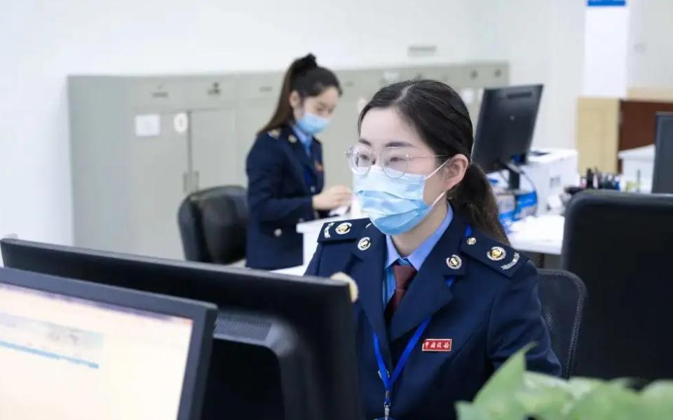 公务员晒工资条明细,公务员发工资条