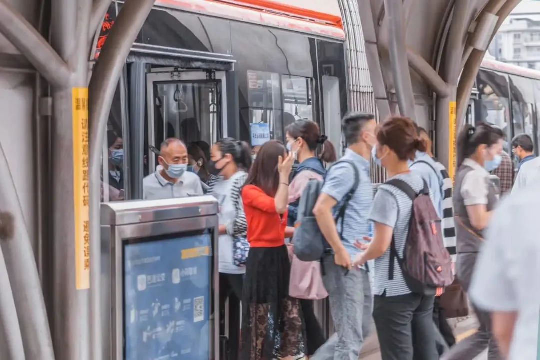 10.7亿人次！成都快速公交10年成绩单公布！