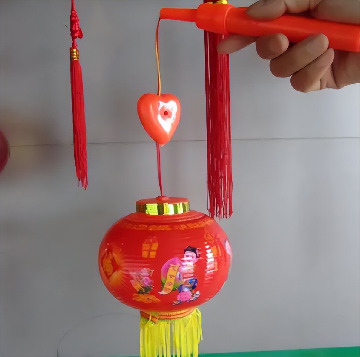 想回乡开小卖部“躺平”？我家四十年经验告诉你没那么容易