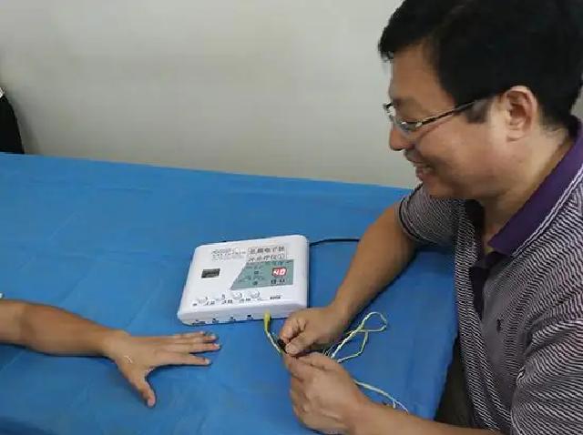 被杨永信戒断网瘾的孩子,电击治疗网瘾学校杨永信