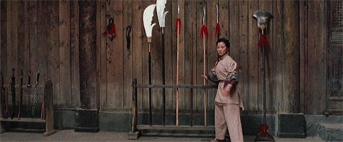 杨紫琼高定礼服闪耀戛纳红毯,杨紫琼携手老公亮相奥斯卡红毯