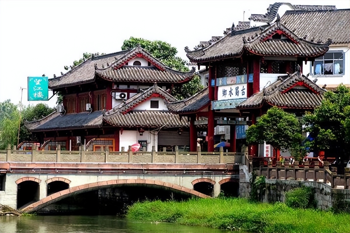 蜀绣成都的古典优雅，来速8精选酒店感受一番