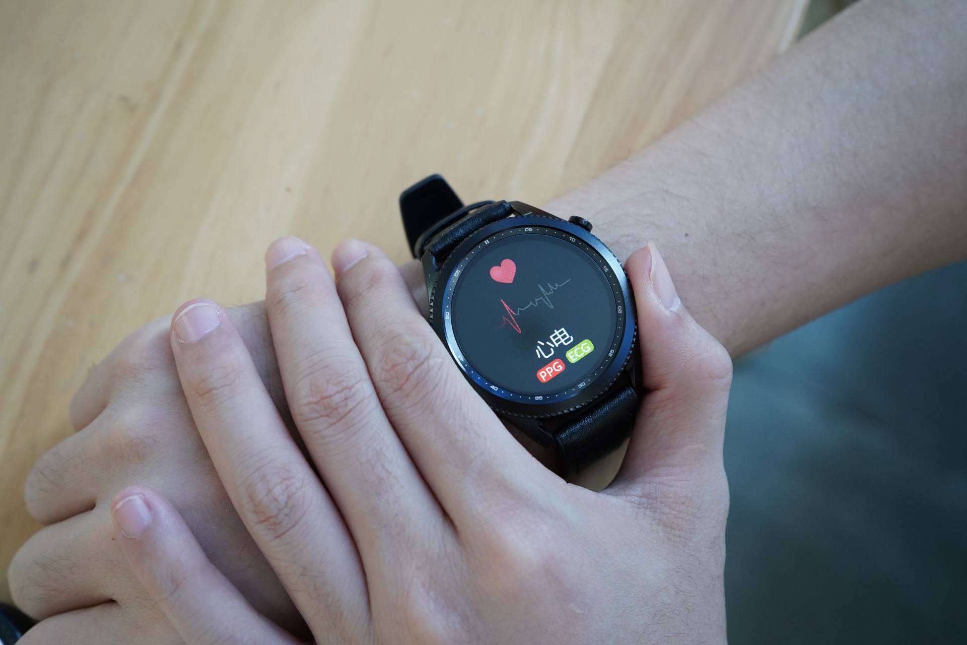 心率血氧监测智能手表哪款好用,测心率血压哪款智能手表更准
