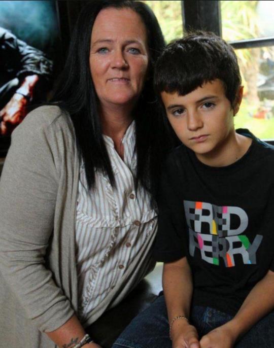 14年前，英国十三岁男孩“喜当爹”！生下一女后，后来怎么样了？