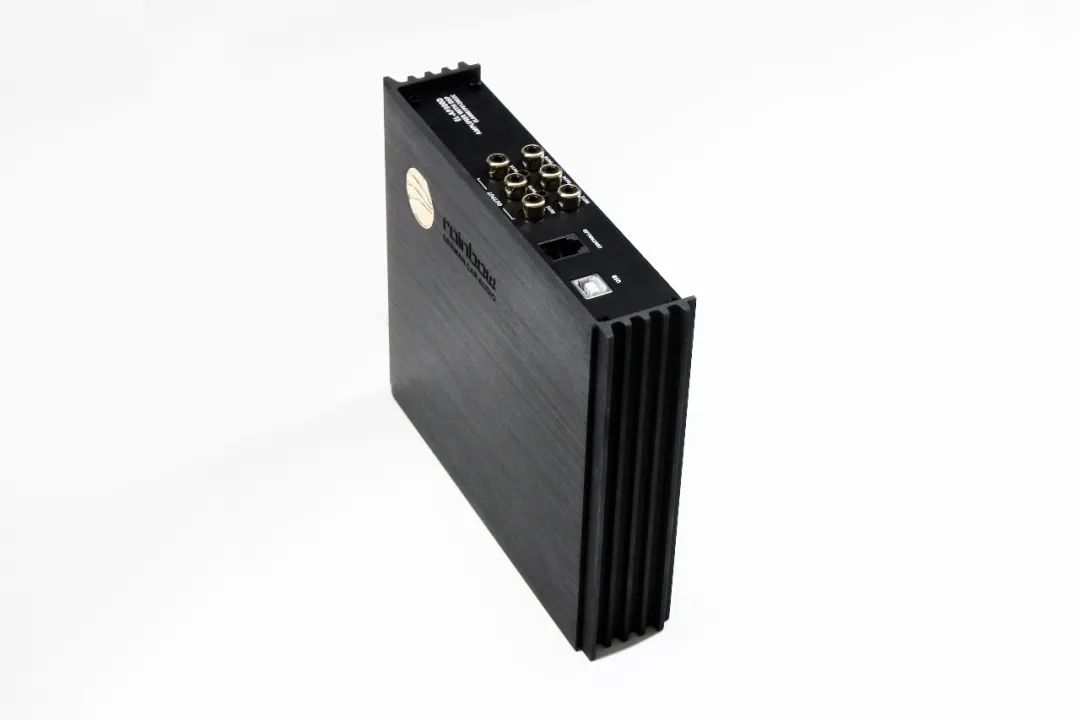 精准切入市场盲区，彩虹“西装暴徒”4路大功DSP为何如此火爆？